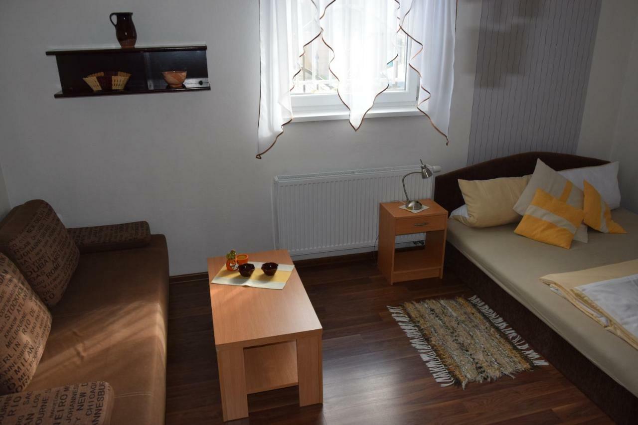 Belany Studios Veľký Meder Esterno foto