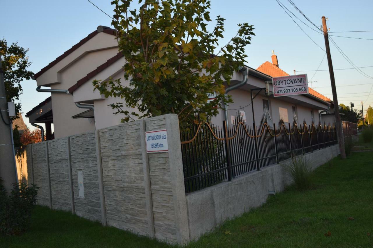 Belany Studios Veľký Meder Esterno foto