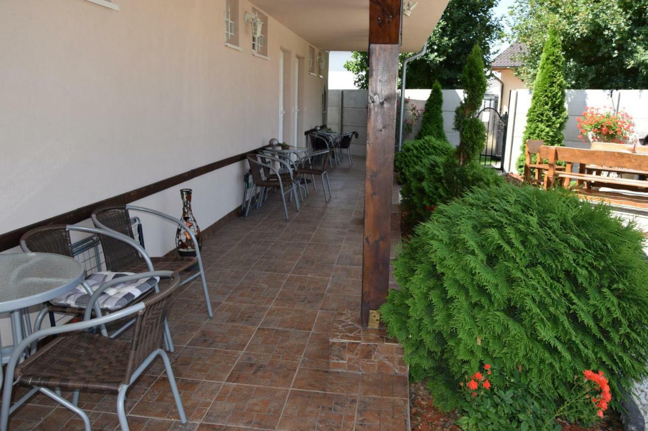 Belany Studios Veľký Meder Esterno foto